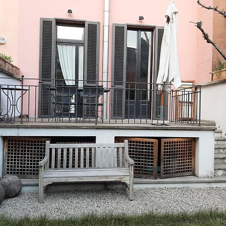 Casa Mari - Free Secure Parking, Breakfast, Private Bathroom, Wifi, Garden, Aircon, 3 Min Walk To Metro And Train Station Milán Exteriér fotografie