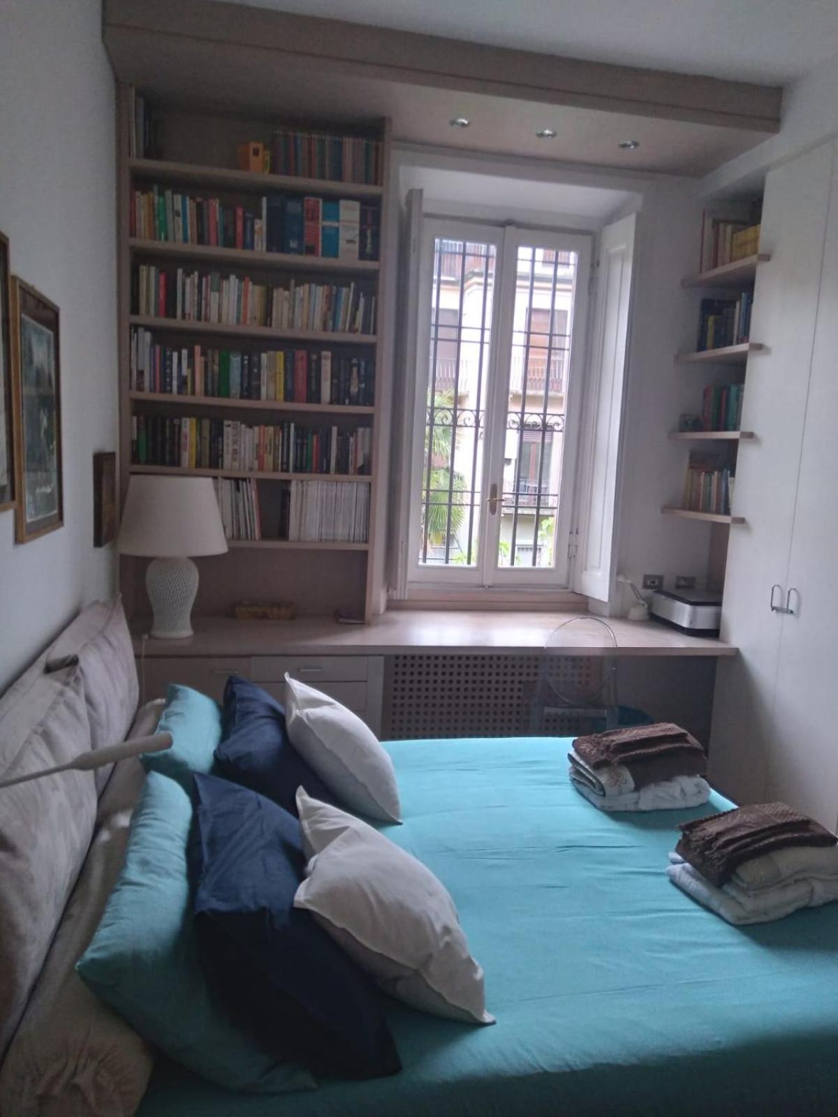 Casa Mari - Free Secure Parking, Breakfast, Private Bathroom, Wifi, Garden, Aircon, 3 Min Walk To Metro And Train Station Milán Exteriér fotografie