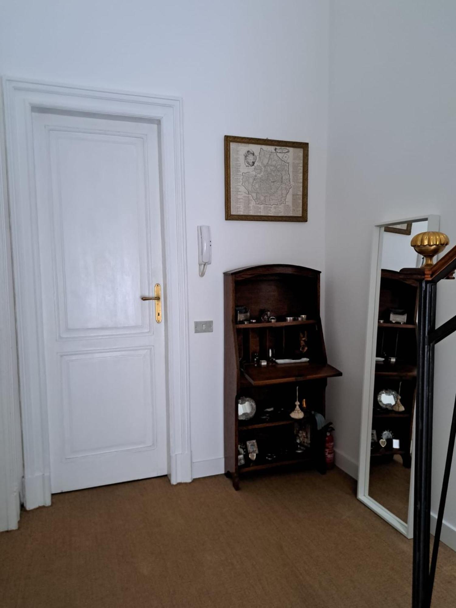 Casa Mari - Free Secure Parking, Breakfast, Private Bathroom, Wifi, Garden, Aircon, 3 Min Walk To Metro And Train Station Milán Exteriér fotografie
