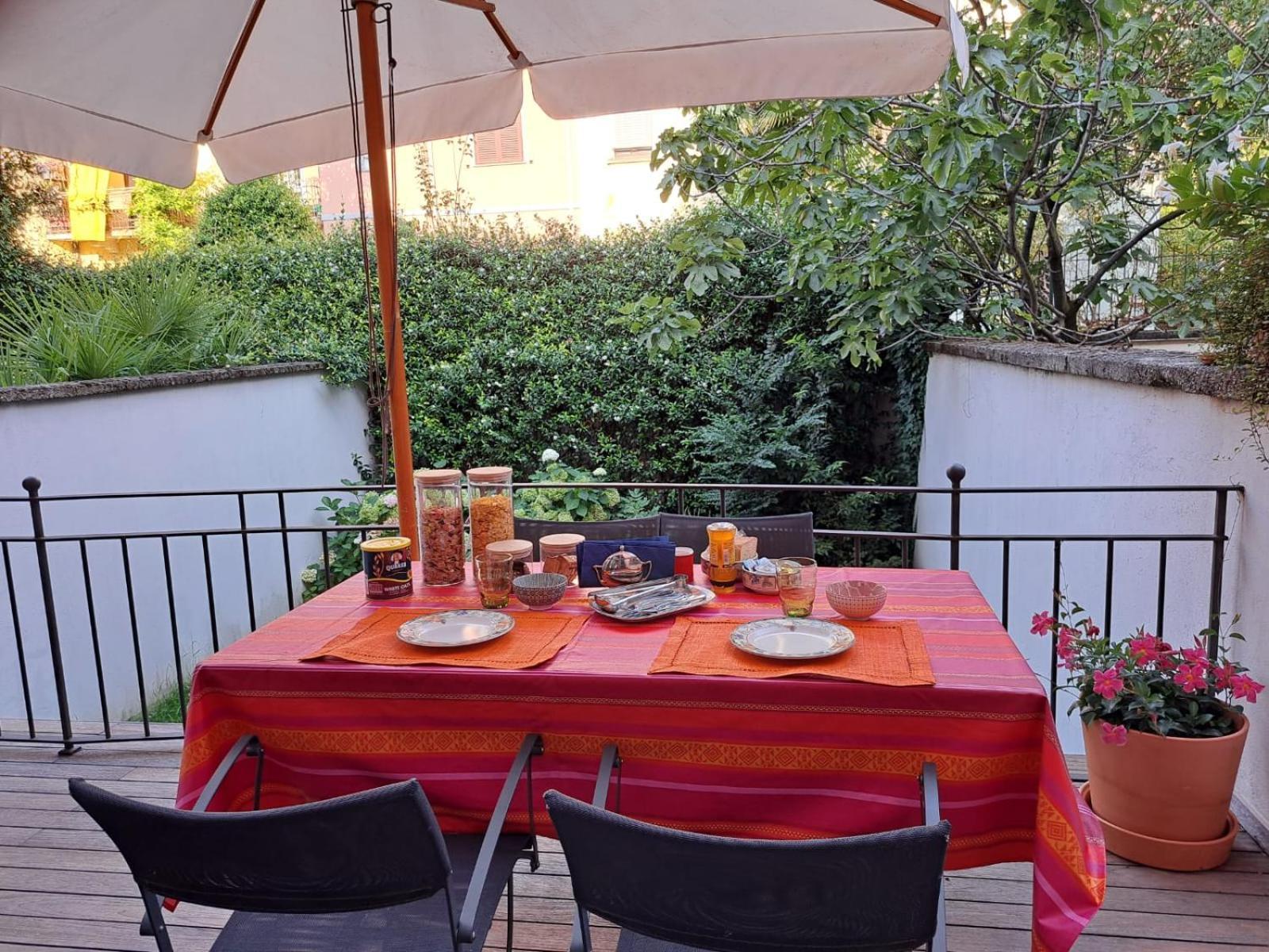 Casa Mari - Free Secure Parking, Breakfast, Private Bathroom, Wifi, Garden, Aircon, 3 Min Walk To Metro And Train Station Milán Exteriér fotografie